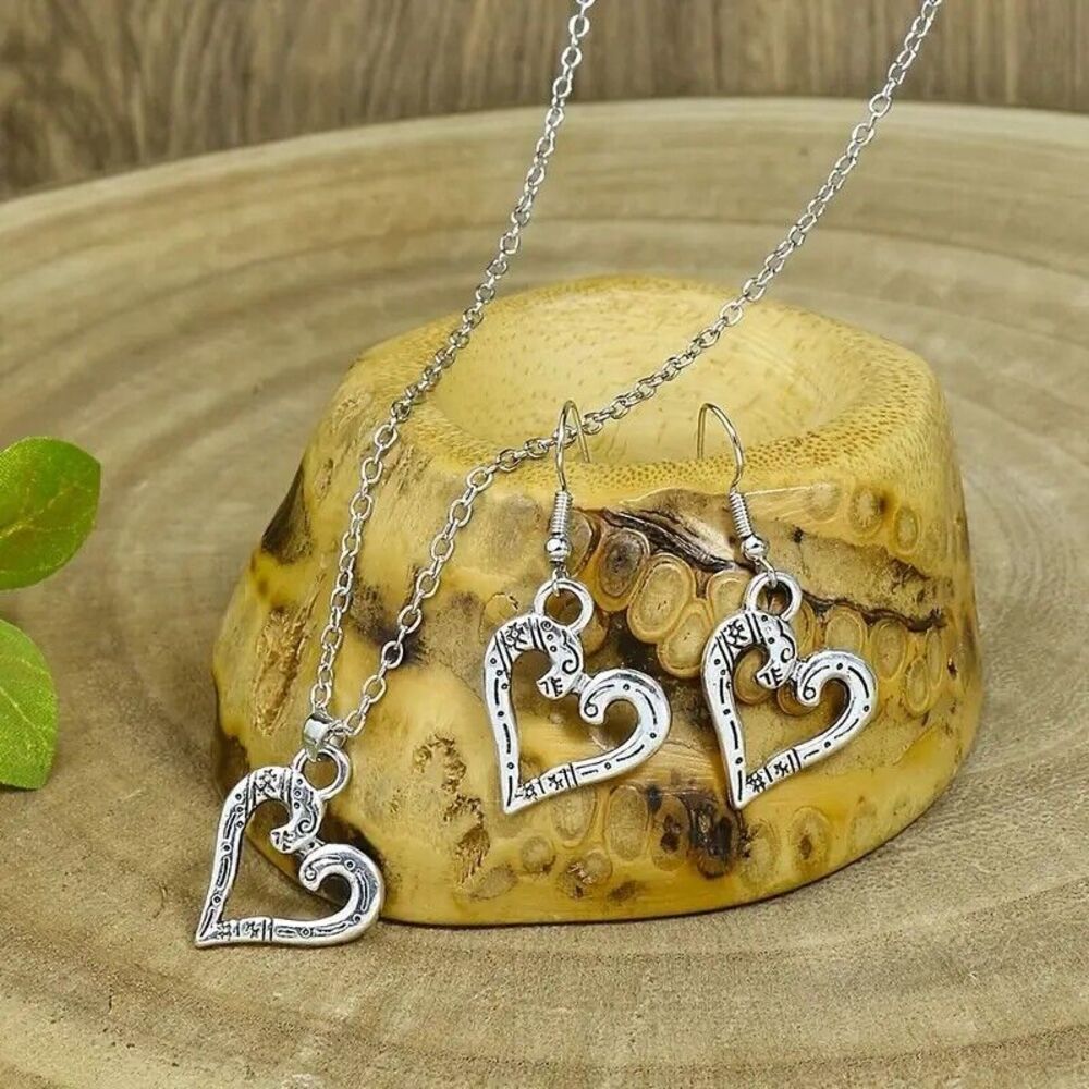 3pcs Vintage Heart Design Earrings and Necklace Jewelry Set